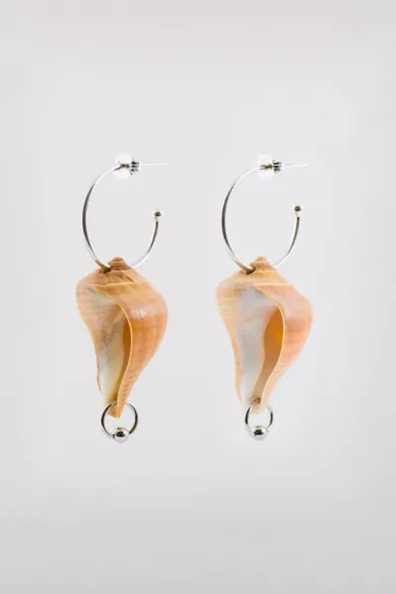 Soft Blonde Pierced Queen's Fig Shell Earrings