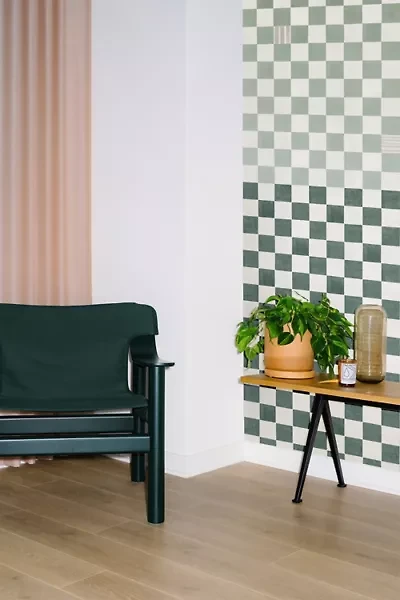 Backdrop Gambit Checkered Wallpaper