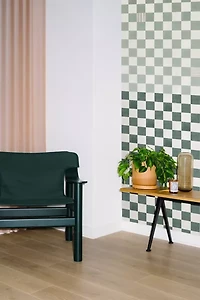 Backdrop Gambit Checkered Wallpaper