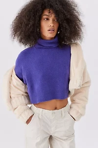 UO Finley Cropped Turtleneck Sweater