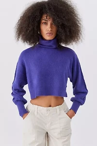 UO Finley Cropped Turtleneck Sweater