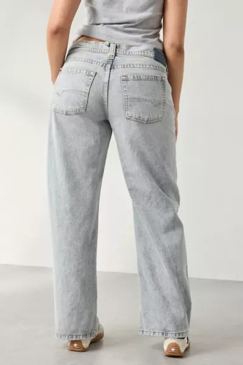 BDG Kayla Low-Rise Straight Leg Jeans