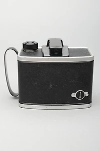 Acme Camera Co. Vintage Ansco Readyflash 620 Film Camera