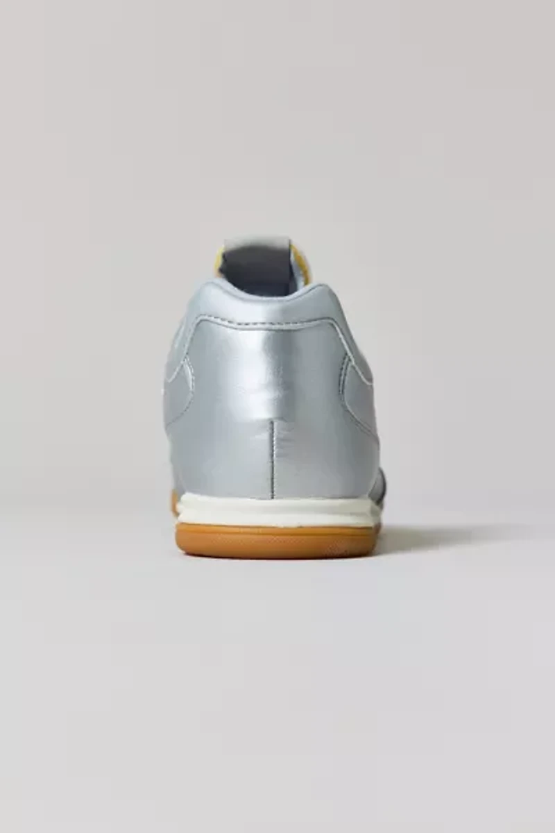 New Balance Women's RC42 Sneaker