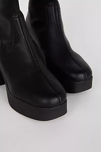 Intentionally Blank Marlowe Platform Boot