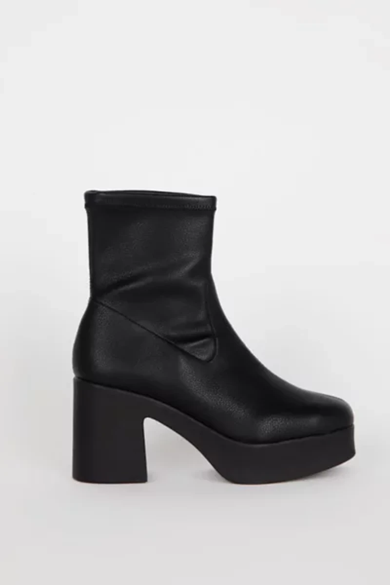 Intentionally Blank Marlowe Platform Boot