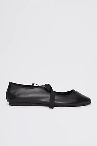 Intentionally Blank Valley Ballet Flat