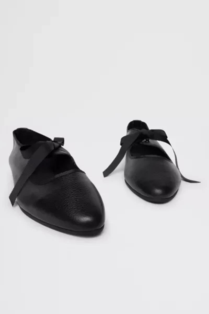 Intentionally Blank Valley Ballet Flat