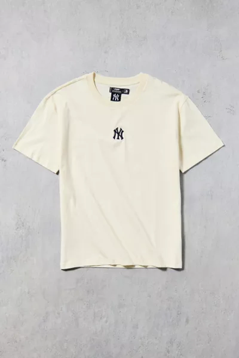 Pro Standard UO Exclusive MLB New York Yankees Home Game Tee