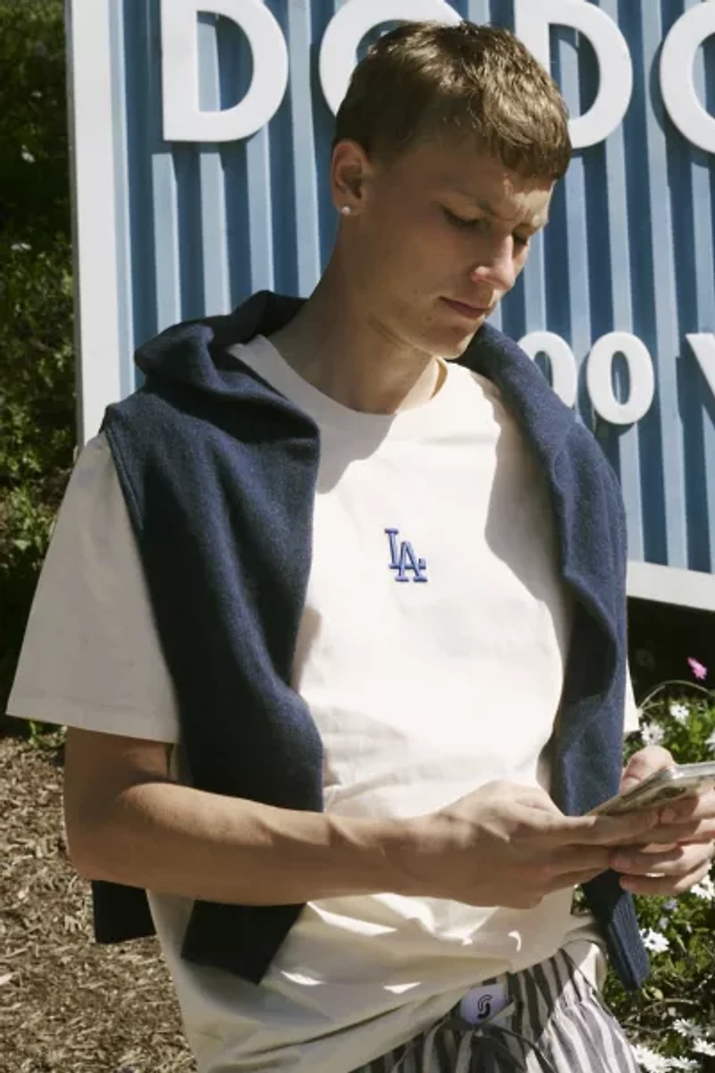 Pro Standard UO Exclusive MLB Los Angeles Dodgers Team Logo Tee