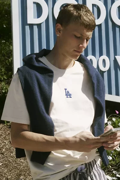 Pro Standard UO Exclusive MLB Los Angeles Dodgers Team Logo Tee