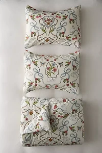 Mariya Comforter Set