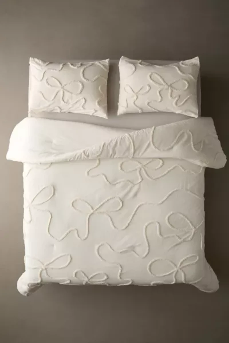 Wild Bows Tufted Comforter