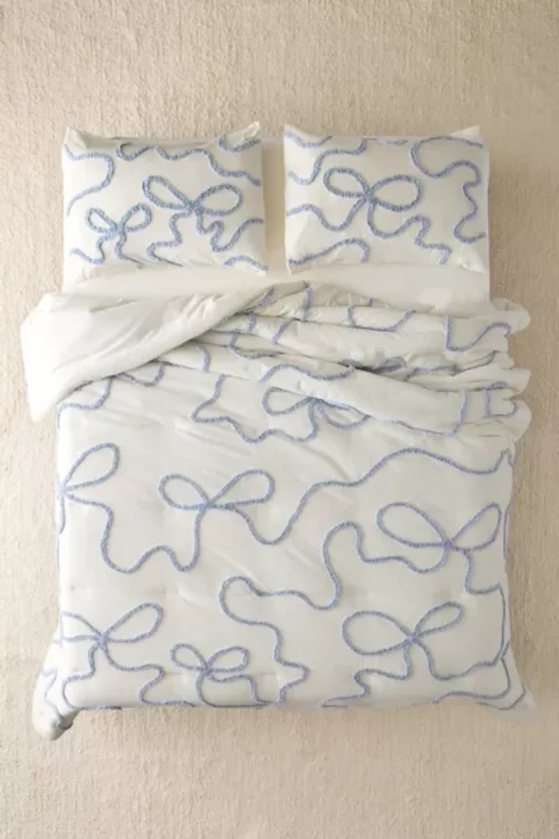 Wild Bows Tufted Comforter