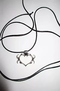 RIMOR The Selma Heart Wrap Necklace