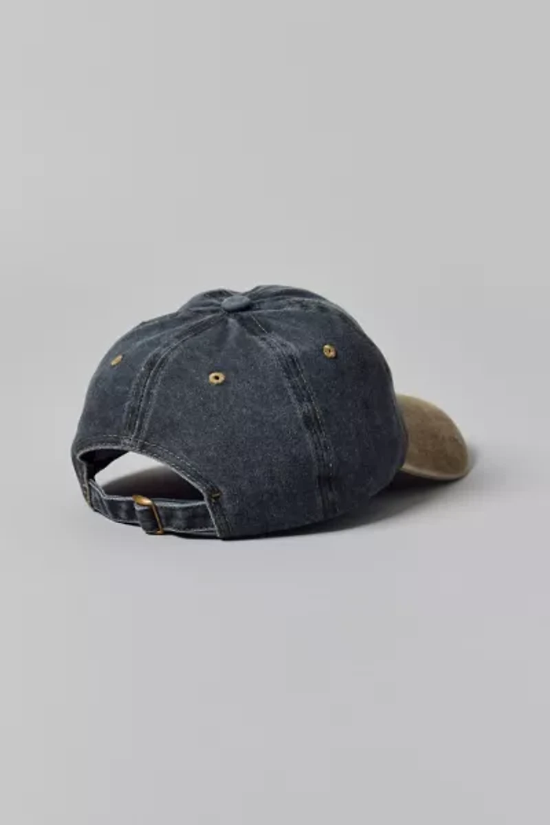 Sur Le Toit Monde Dad Baseball Hat