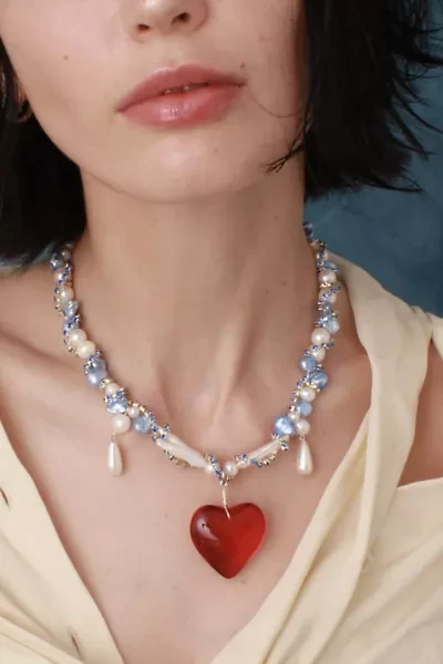 Velvet Luna Fay Pearls Necklace