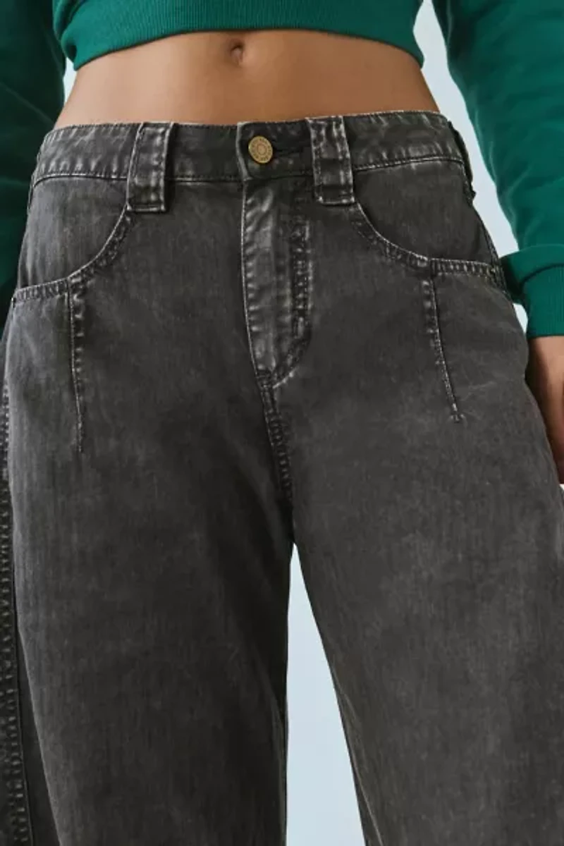 BDG Elise Low-Rise Barrel Leg Pant