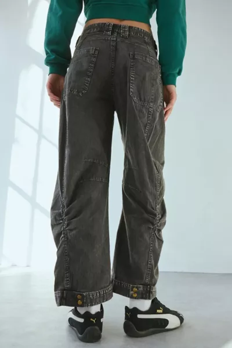 BDG Elise Low-Rise Barrel Leg Pant