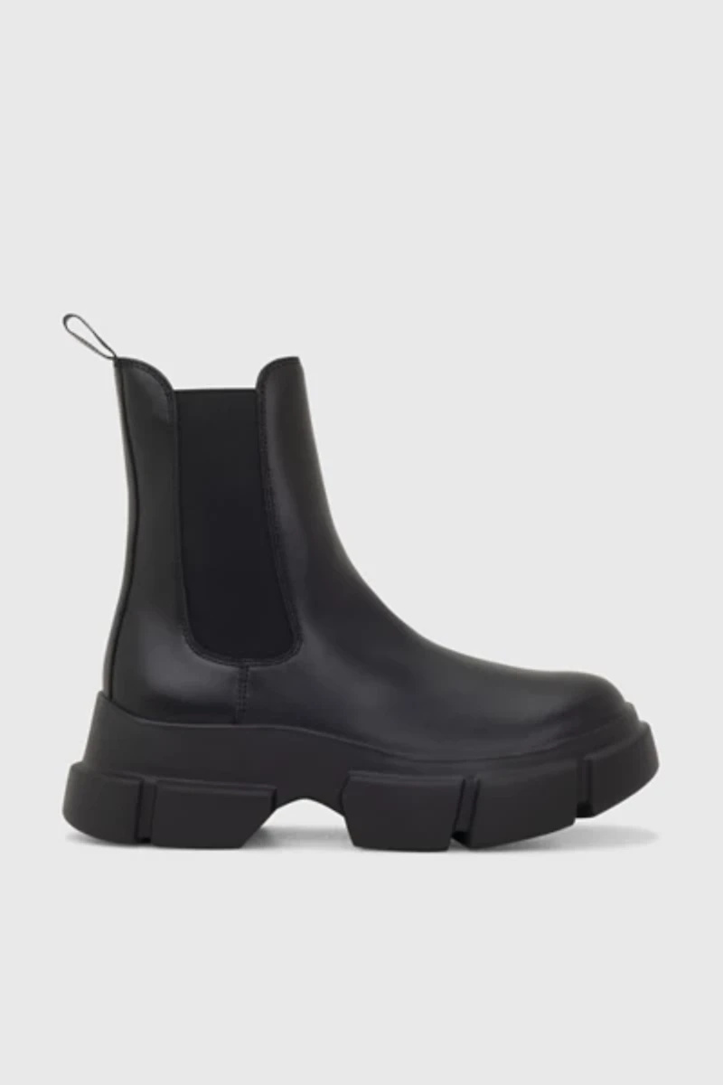 ROC Rowdy Leather Platform Chelsea Boot