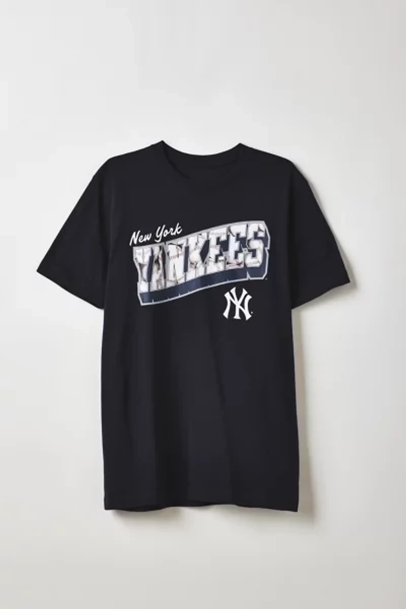 New Era MLB New York Yankees Banner Graphic Tee
