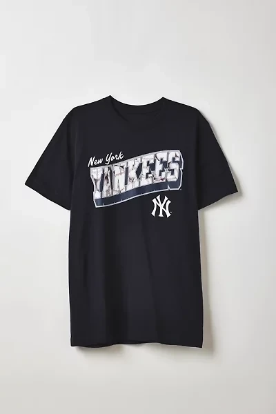 New Era MLB New York Yankees Banner Graphic Tee