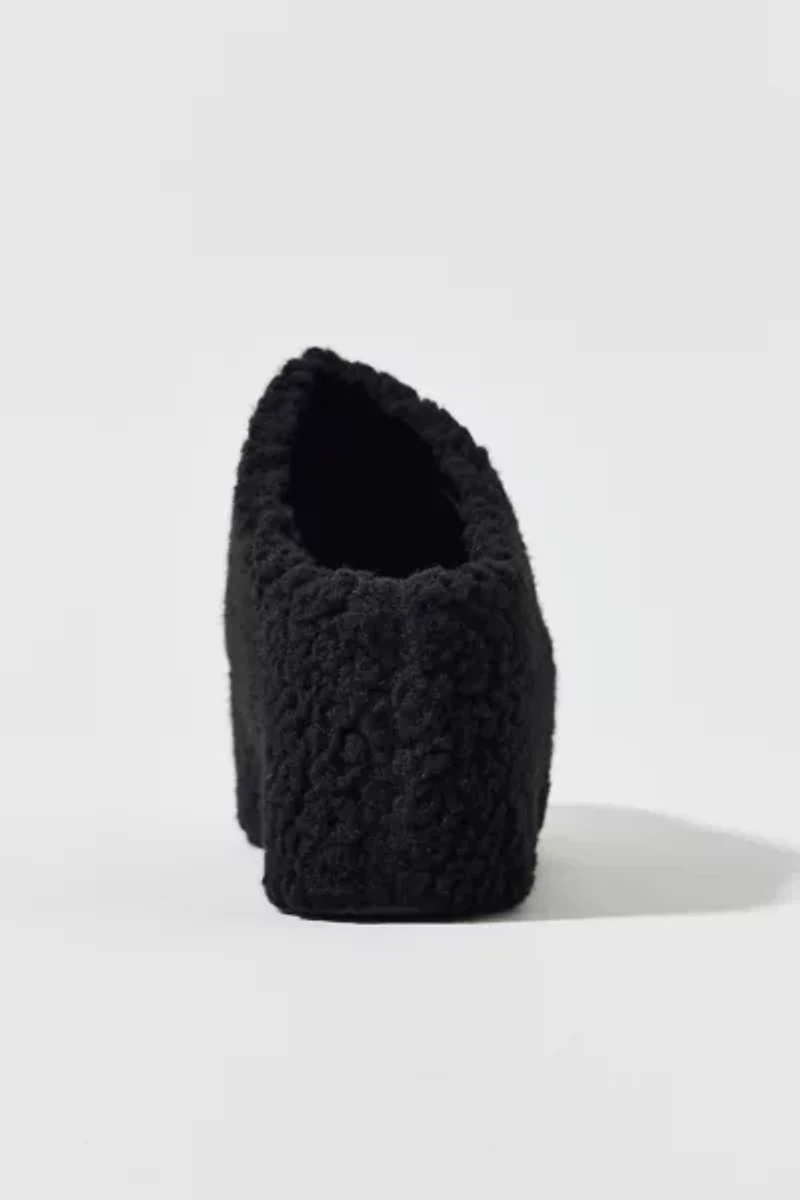 Azalea Wang Dolorita Faux Shearling Clog