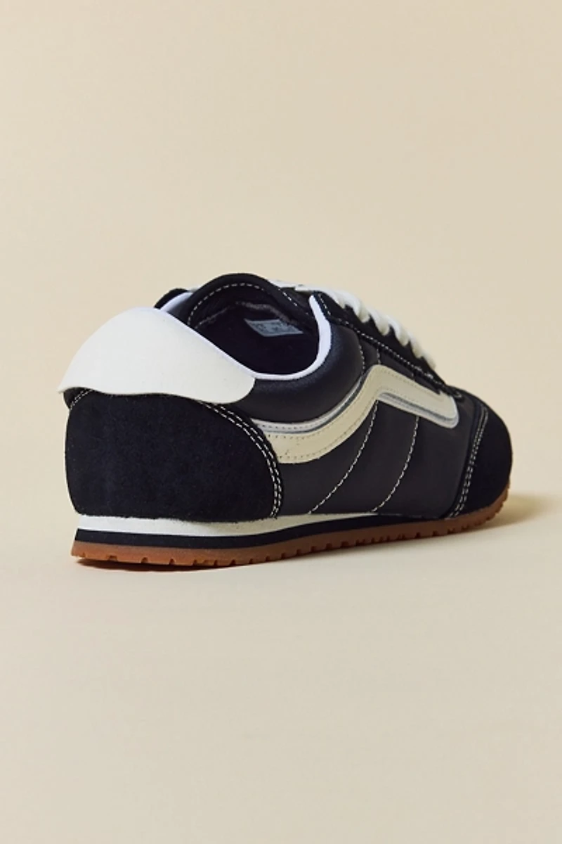 Vans Women's Super Lowpro Sneaker