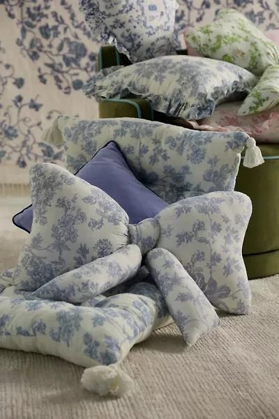 Big Bow Printed Throw Pillow