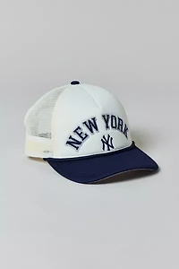New Era 9FORTY MLB New York Yankees Mesh Trucker Hat