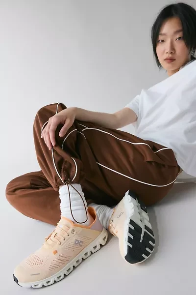 On Women's Cloud 6 Coast Sneaker