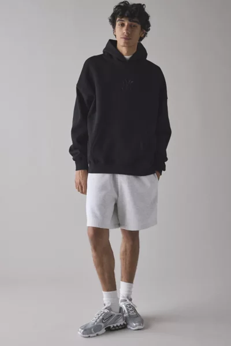 Pro Standard UO MLB Exclusive New York Yankees Logo Hoodie Sweatshirt