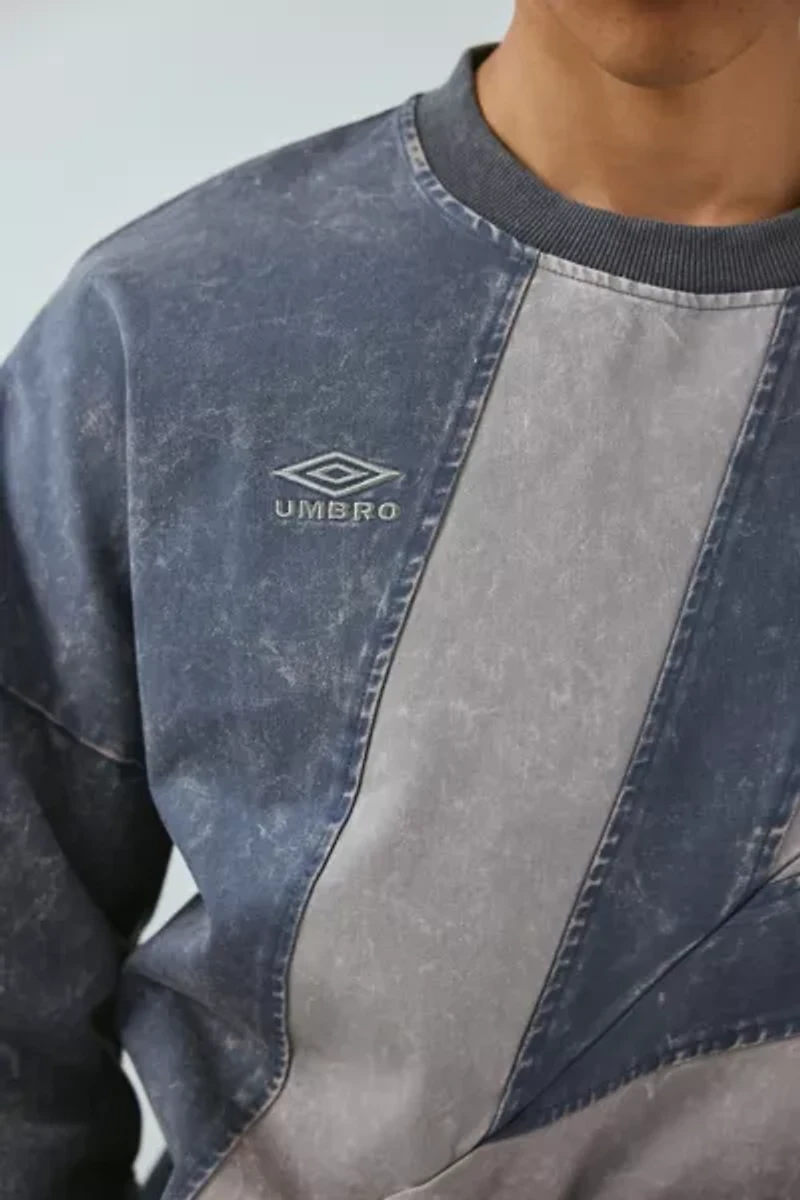 Umbro Washed Diamond Drill Crew Neck Sweatshirt