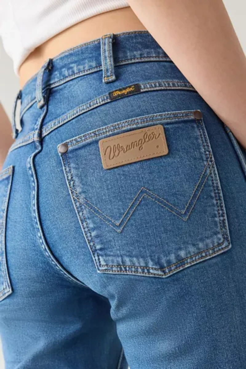 Wrangler Classic Mid-Rise Straight Leg Jean