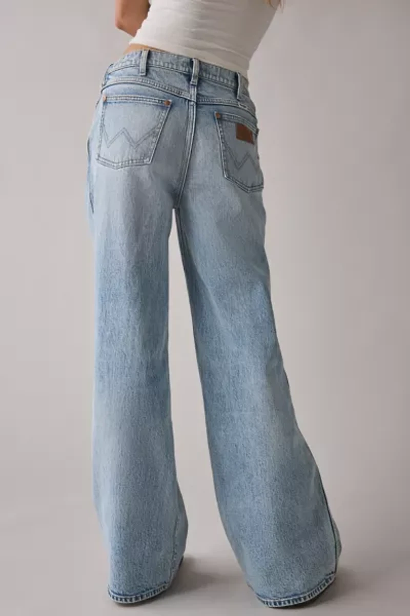 Wrangler Low-Rise Baggy Jean