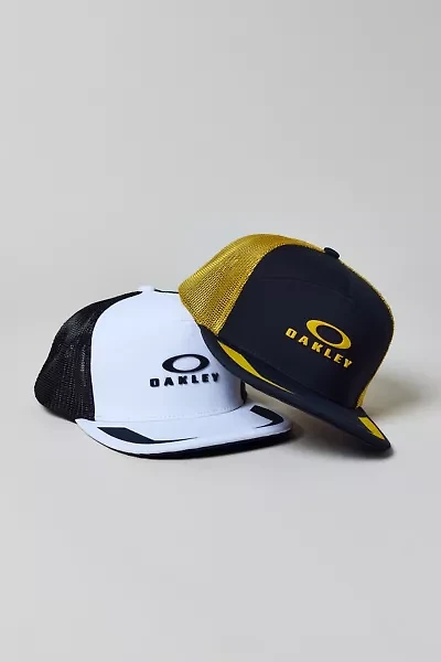 Oakley Podium Trucker Hat