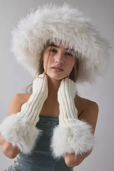 Oversized Faux Fur Bucket Hat