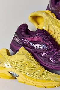 Saucony Women's ProGrid Triumph 4 Sneaker