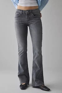 BDG Brooke Low-Rise Flare Jean5