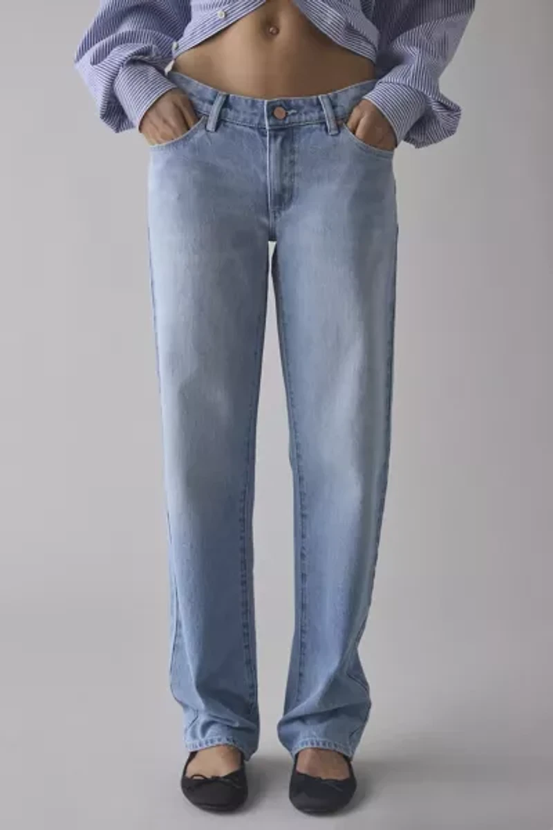 Abrand 99 Gia Low-Rise Straight Jean