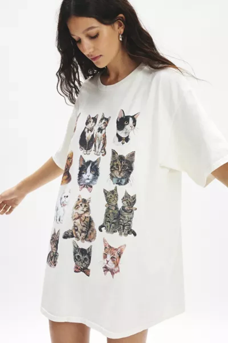 Kimchi Blue Cat Graphic T-Shirt Dress