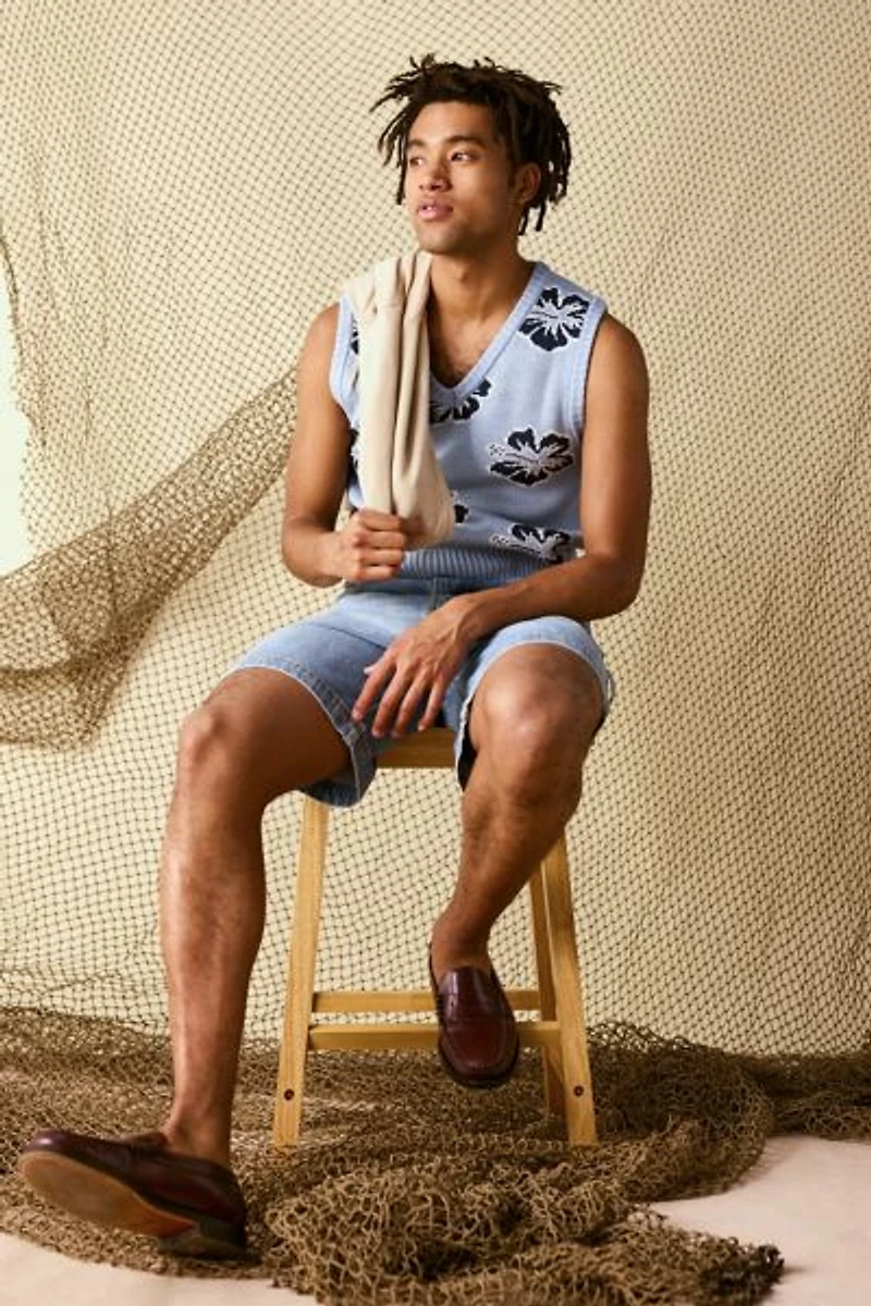 UO Hibiscus Pattern Jacquard Sweater Vest