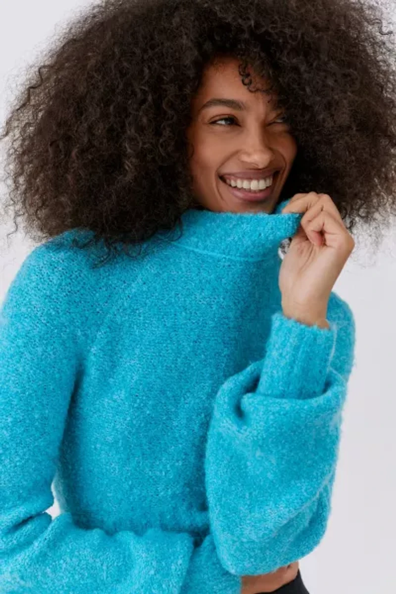 UO Avril Cropped Mock Neck Sweater