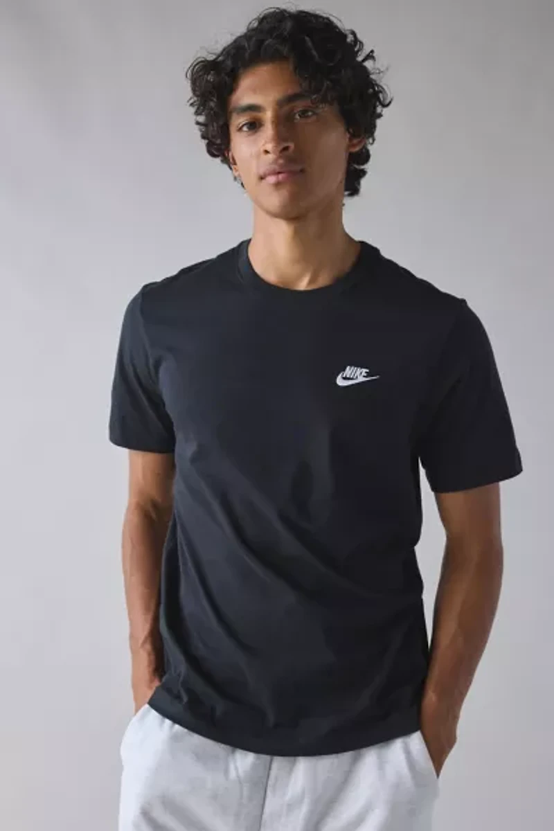 Nike Sportswear Club Logo Tee