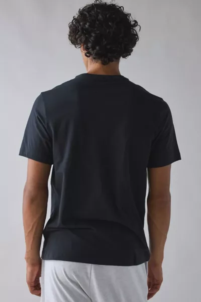 Nike Sportswear Club Logo Tee