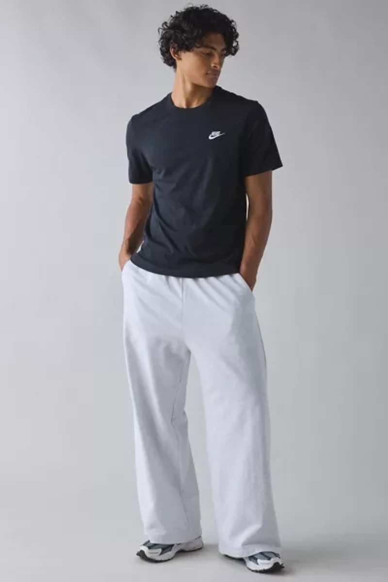Nike Sportswear Club Logo Tee