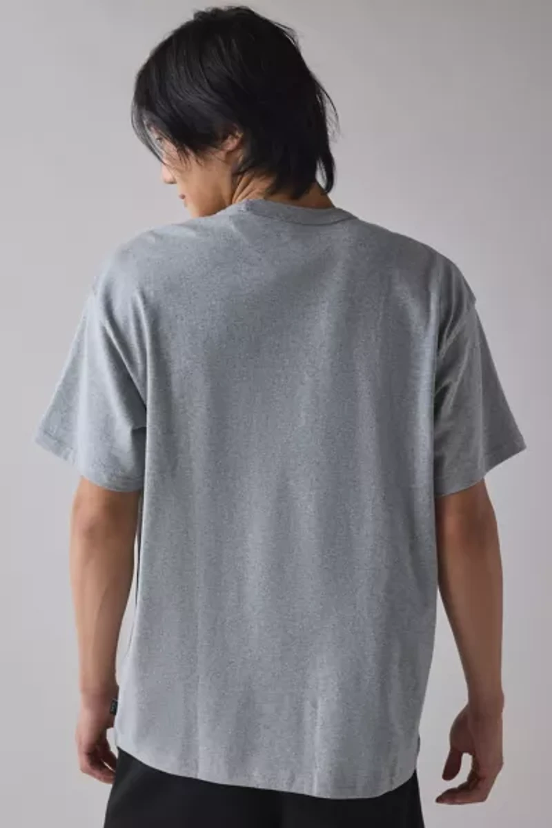 Nike Sportswear Premium Essential Logo Tee