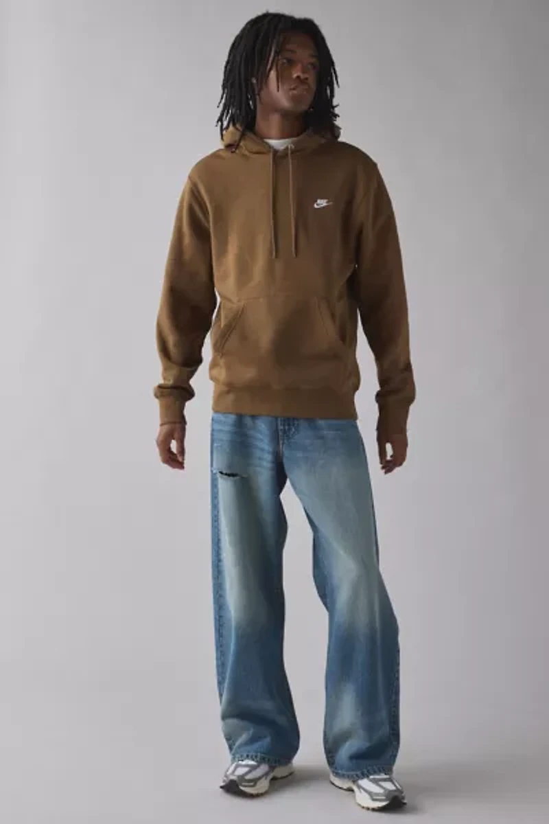 Nike Club Logo Fleece Pullover Sweatshirt