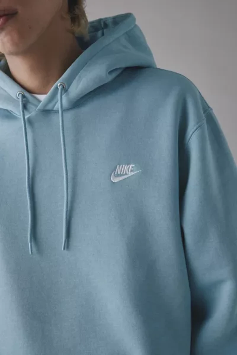 Nike Club Logo Fleece Pullover Sweatshirt