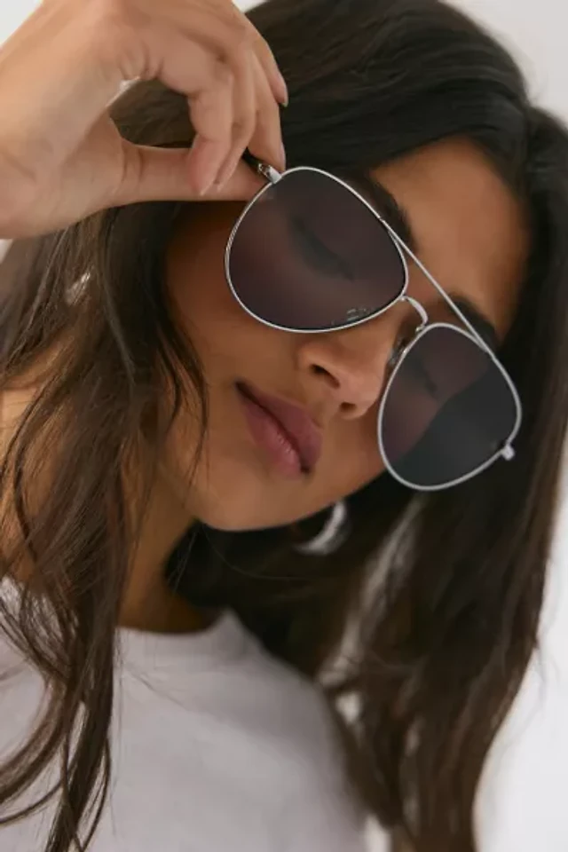 Urban Outfitters UO Essential Metal Aviator Sunglasses at  display picture 1